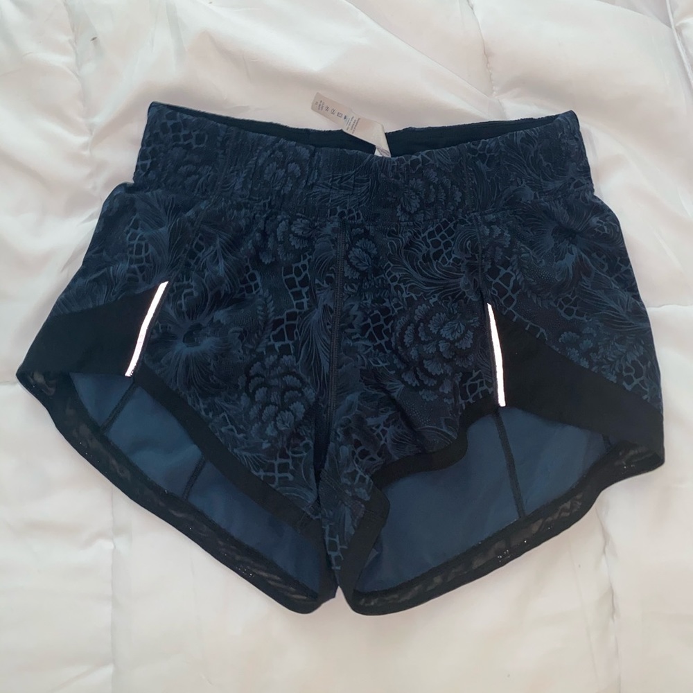 Lululemon shorts size 4